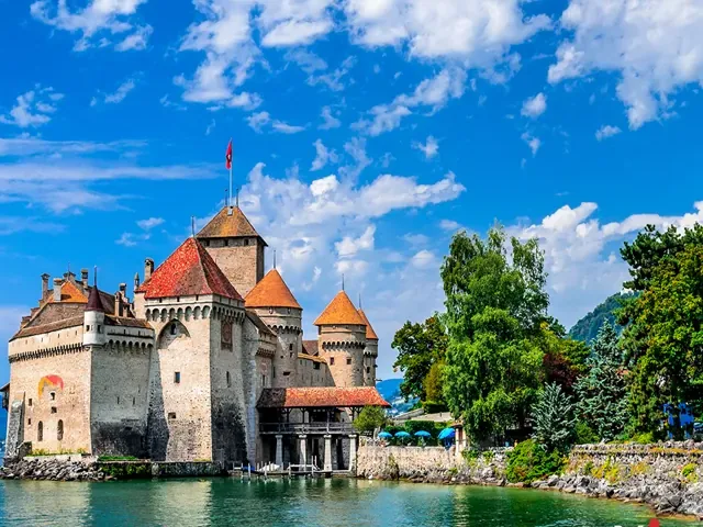Tour Thụy Sĩ — Schaffhausen, Zurich, Lucerne, Bern, Geneva, Gruyeres, Zermatt — ảnh 3