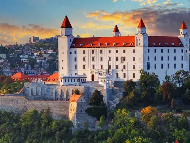 Tour Châu Âu — Áo, Slovakia, Hungary — ảnh 3