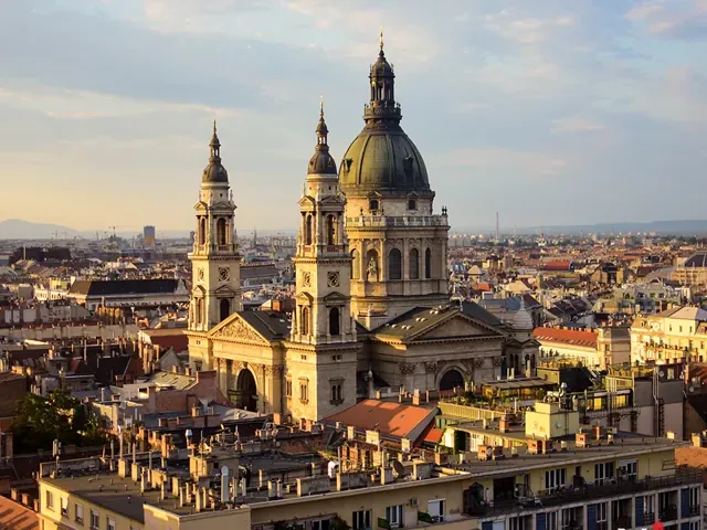 Tour Bán Đảo Balkan — Hungary, Slovenia, Croatia, Bosnia, Serbia — ảnh 1