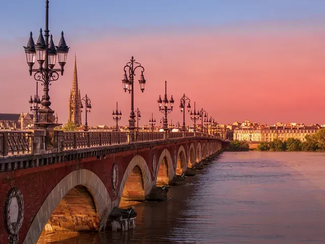 Tour Pháp — Pháp, Versailles, Bordeaux, Paris — ảnh 4