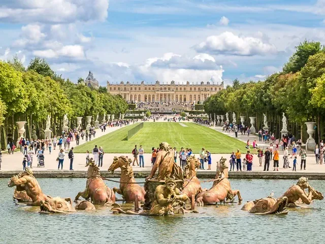 Tour Châu Âu — Brussels, Amsterdam, Frankfurt, Nhà thờ Đức Bà Luxembourg, Paris — ảnh 3