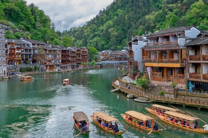 Tour Trung Quốc — Ân Thi, Phượng Hoàng Cổ Trấn, Miêu Trại, Trương Gia Giới — ảnh 2