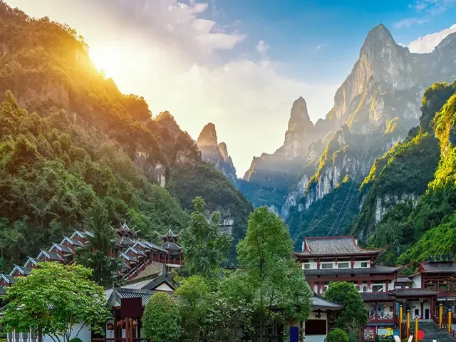 Tour Trung Quốc — Trương Gia Giới, Thành Cổ Phượng Hoàng, Trung Quốc — ảnh 4