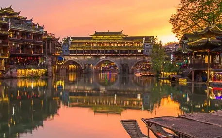 Tour Trung Quốc — Trương Gia Giới, Thành Cổ Phượng Hoàng, Trung Quốc — ảnh 5