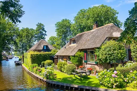 Tour Châu Âu — Brussels, Amsterdam, Frankfurt, Nhà thờ Đức Bà Luxembourg, Paris — ảnh 6