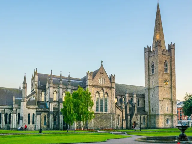 Tour Châu Âu — Dublin, Cashel, Galway, Cork — ảnh 2