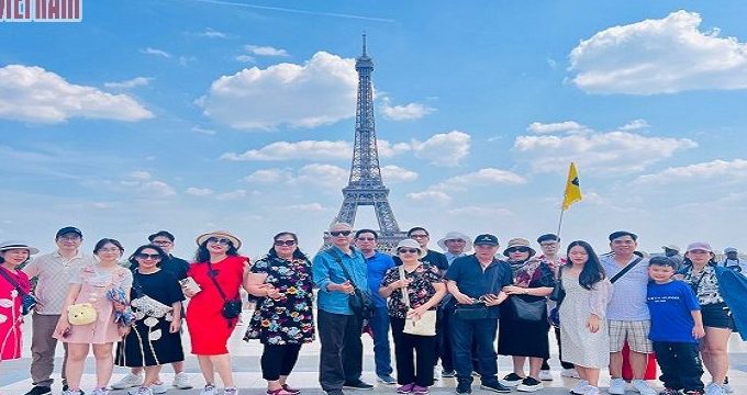 Tour Châu Âu — Pháp, Thụy Sĩ, Ý, Áo, Đức — ảnh 1