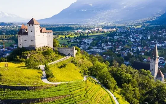Tour Châu Âu — Áo, Liechtenstein, Thụy Sĩ, Pháp — ảnh 4