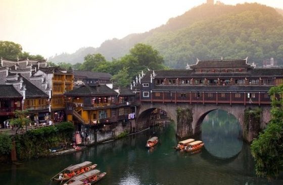 Tour Trung Quốc — Ân Thi, Phượng Hoàng Cổ Trấn, Trương Gia Giới — ảnh 4